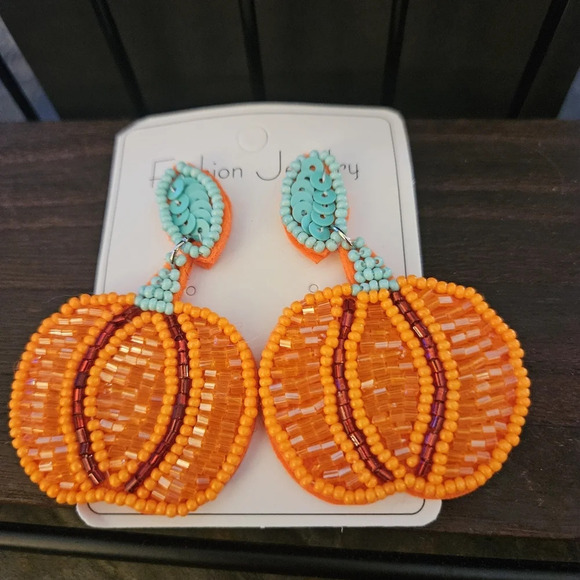 Beaded Fall Pumpkin Earrings Pierced Dangle. Boutique - Picture 1 of 3